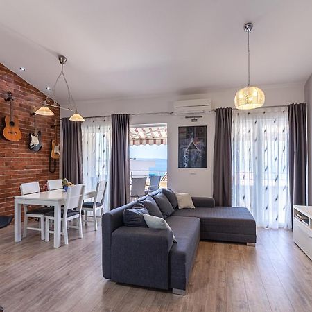 Apartments Angela Макарска Екстериор снимка