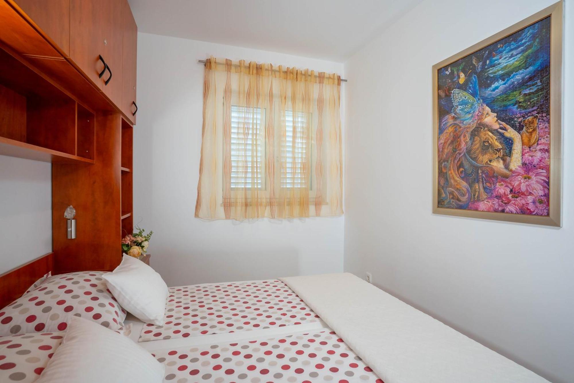 Apartments Angela Макарска Екстериор снимка